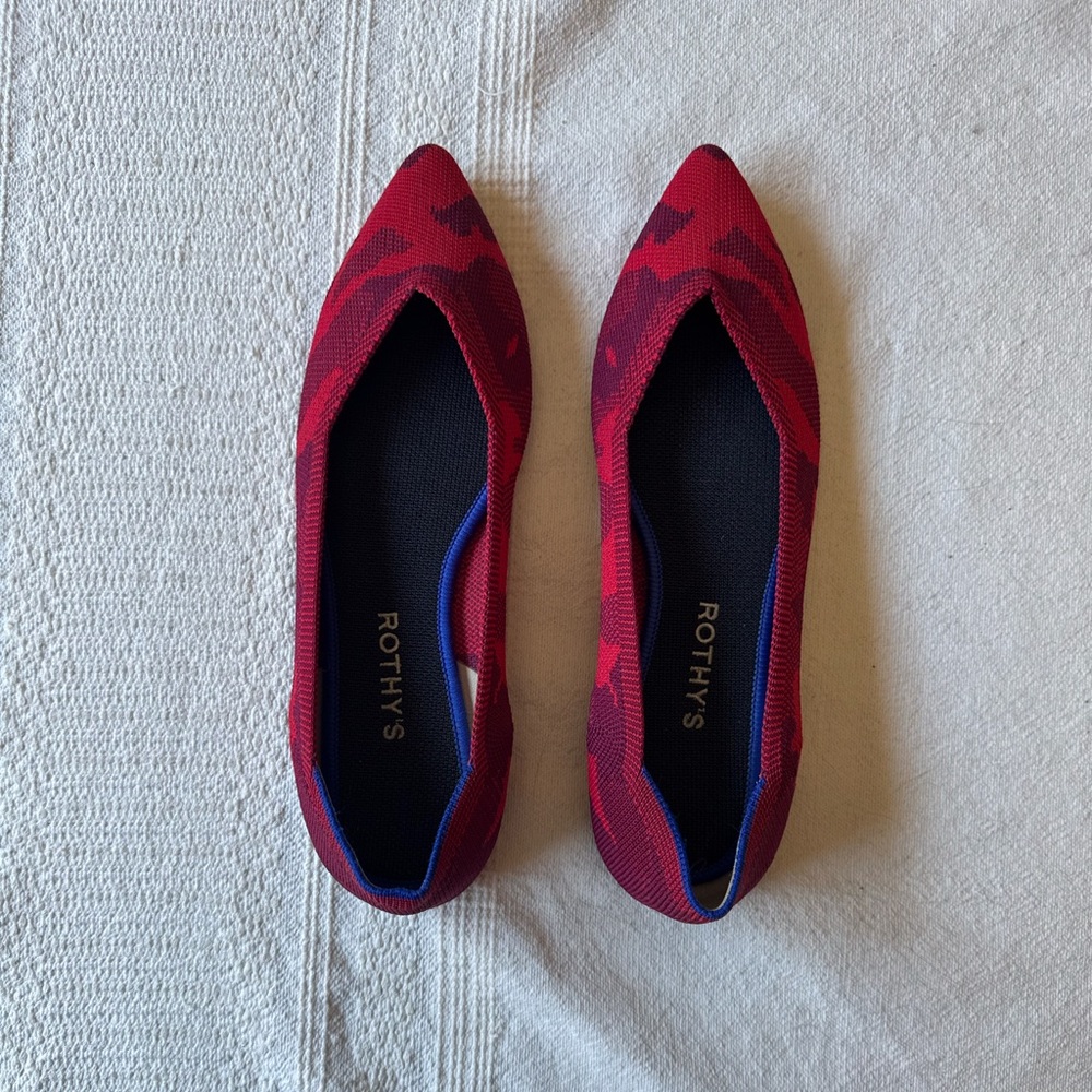 Rothy’s The Point size 9 red camo shoes